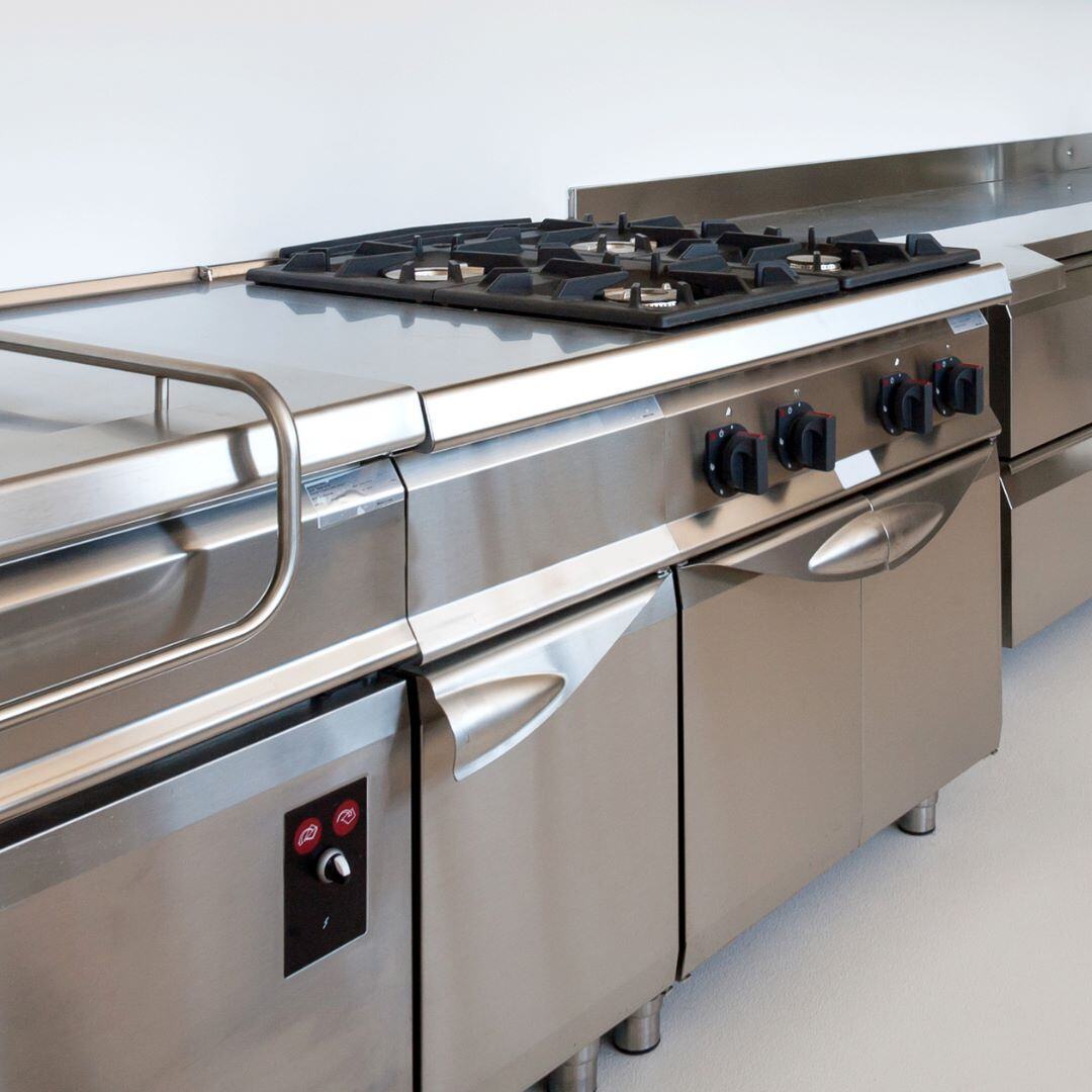 KITCHEN EQUIPMENT & SUPPLIES